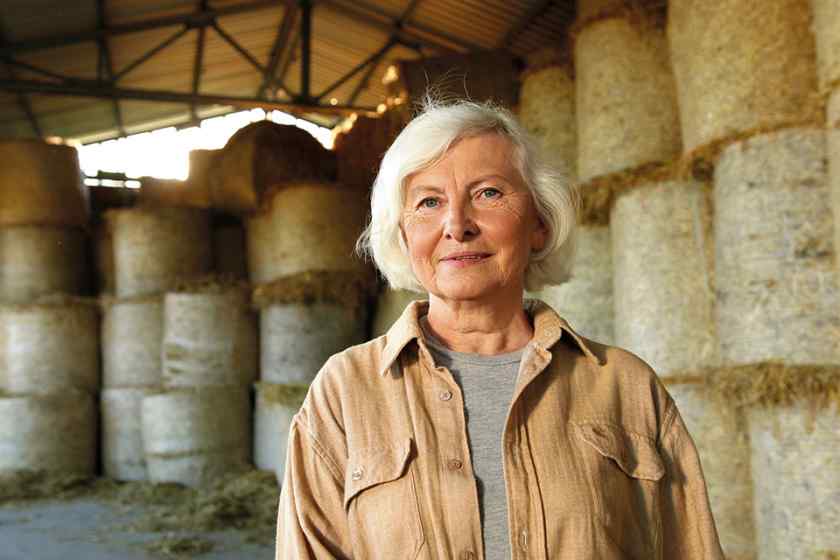 Foto: Grauhaarige Frau